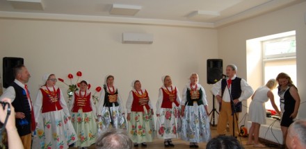 Występ grupy tańca ludowego podczas otwarcia Centrum.